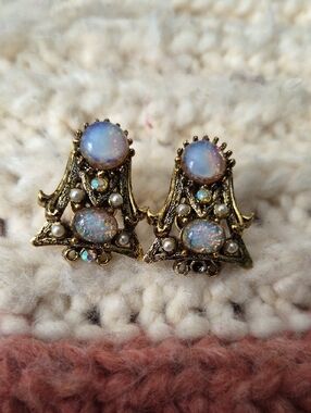Vintage Hollycraft Gold-Tone Opal & Pearl Earrings - Clip On